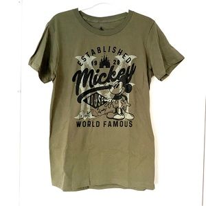 NWOT Disney Parks Mickey Mouse Shirt NWOT